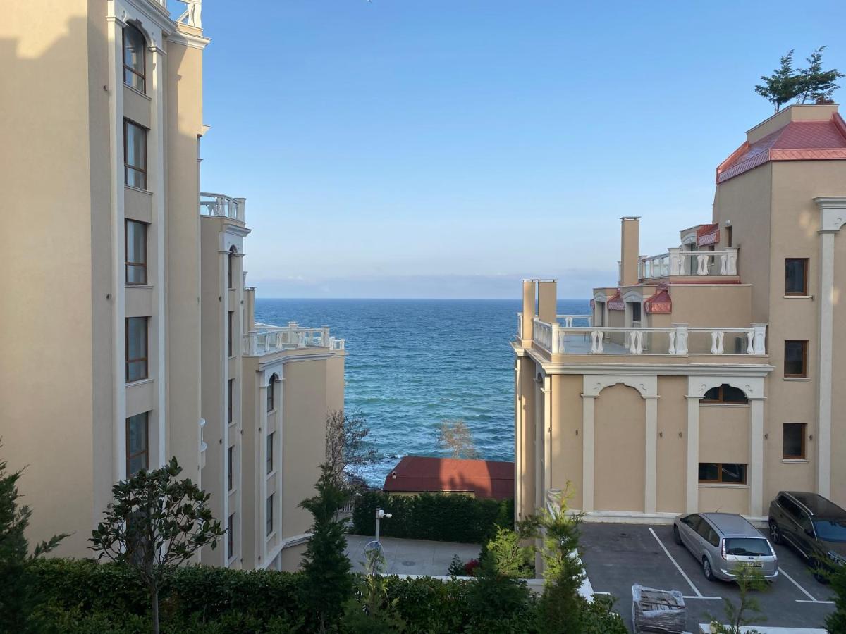Luxurious And Panoramic Apartments At The Beach In La Mer Complex Golden Sands Exterior photo
