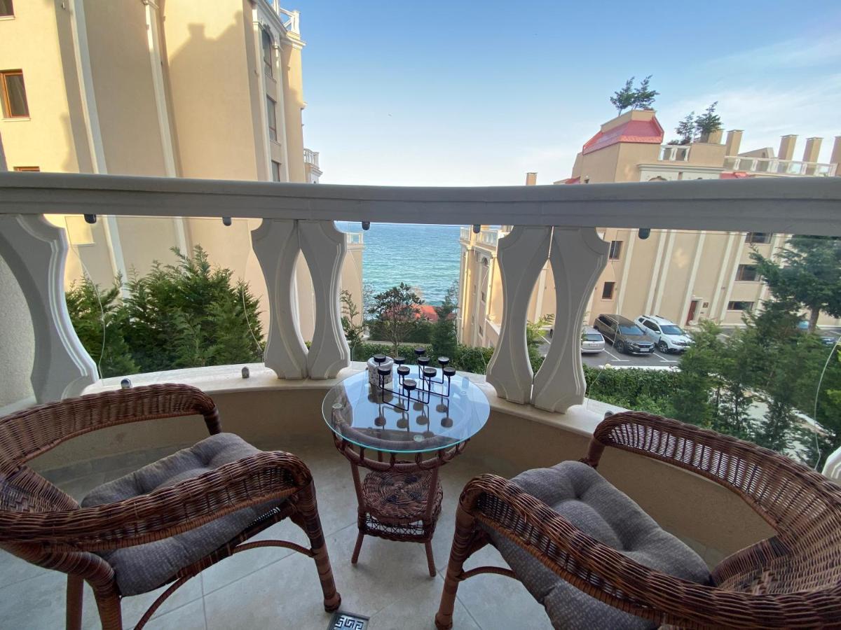 Luxurious And Panoramic Apartments At The Beach In La Mer Complex Golden Sands Exterior photo