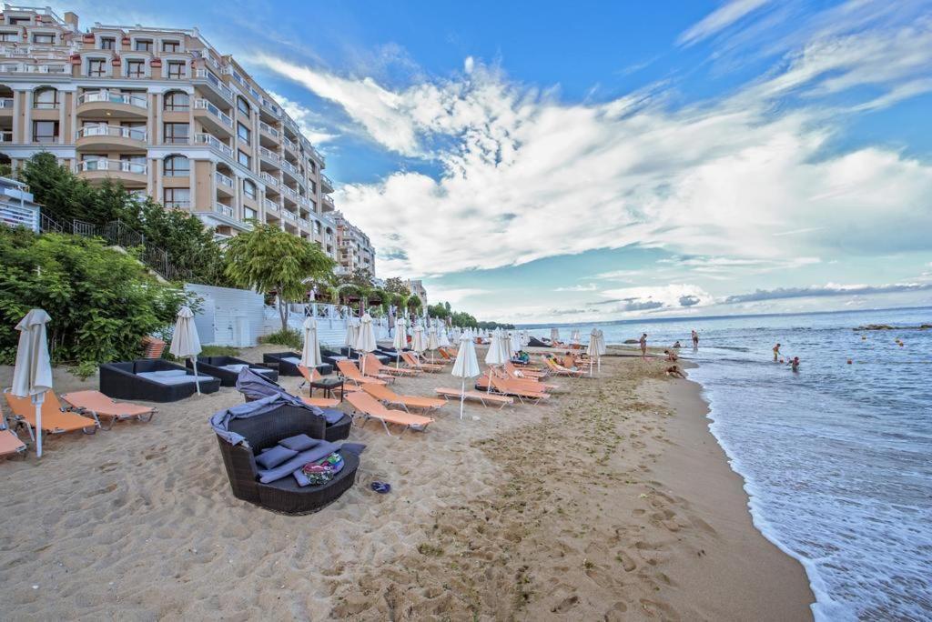 Luxurious And Panoramic Apartments At The Beach In La Mer Complex Golden Sands Exterior photo