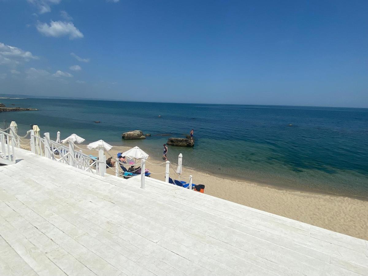 Luxurious And Panoramic Apartments At The Beach In La Mer Complex Golden Sands Exterior photo