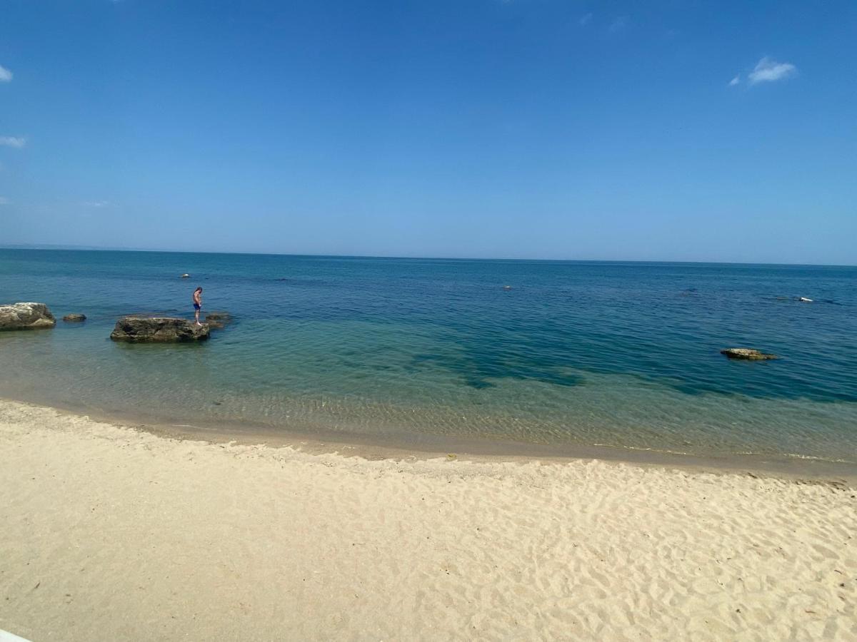 Luxurious And Panoramic Apartments At The Beach In La Mer Complex Golden Sands Exterior photo