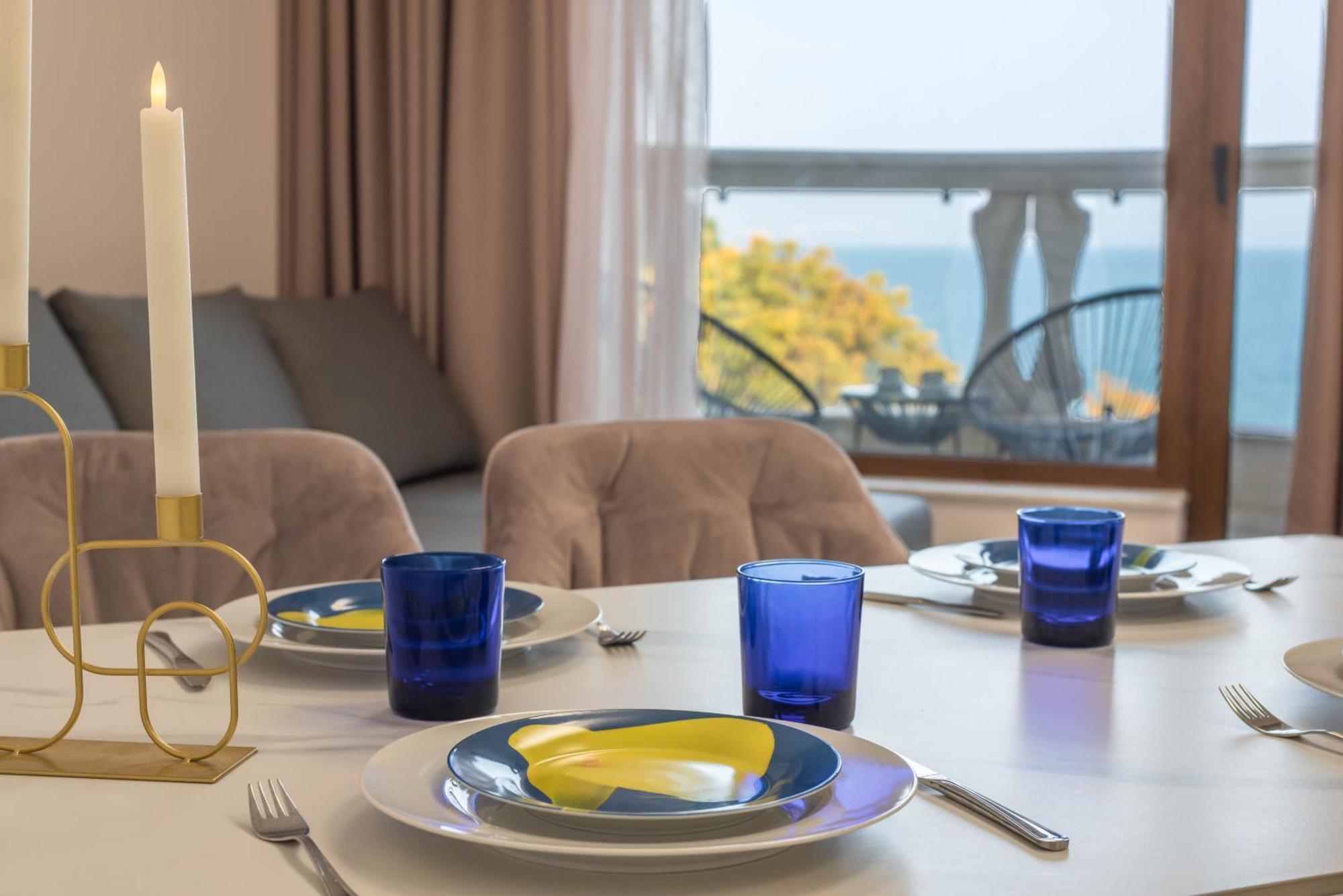 Luxurious And Panoramic Apartments At The Beach In La Mer Complex Golden Sands Exterior photo